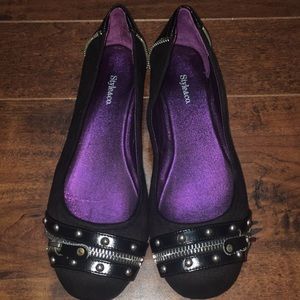 Flats with zipper detailing